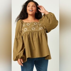 NWOT Designer Plus Boho Embroidered Blouse with Balloon Sleeves